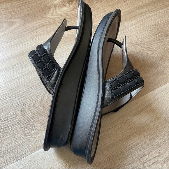 Alegria Vanessa Black Leather Thong Sandal - Picture 3 of 11